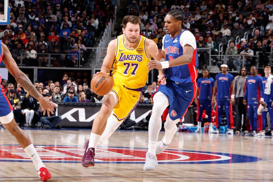 开云体育-东契奇空砍32+7+6 湖人惜败活塞9连胜遭终结